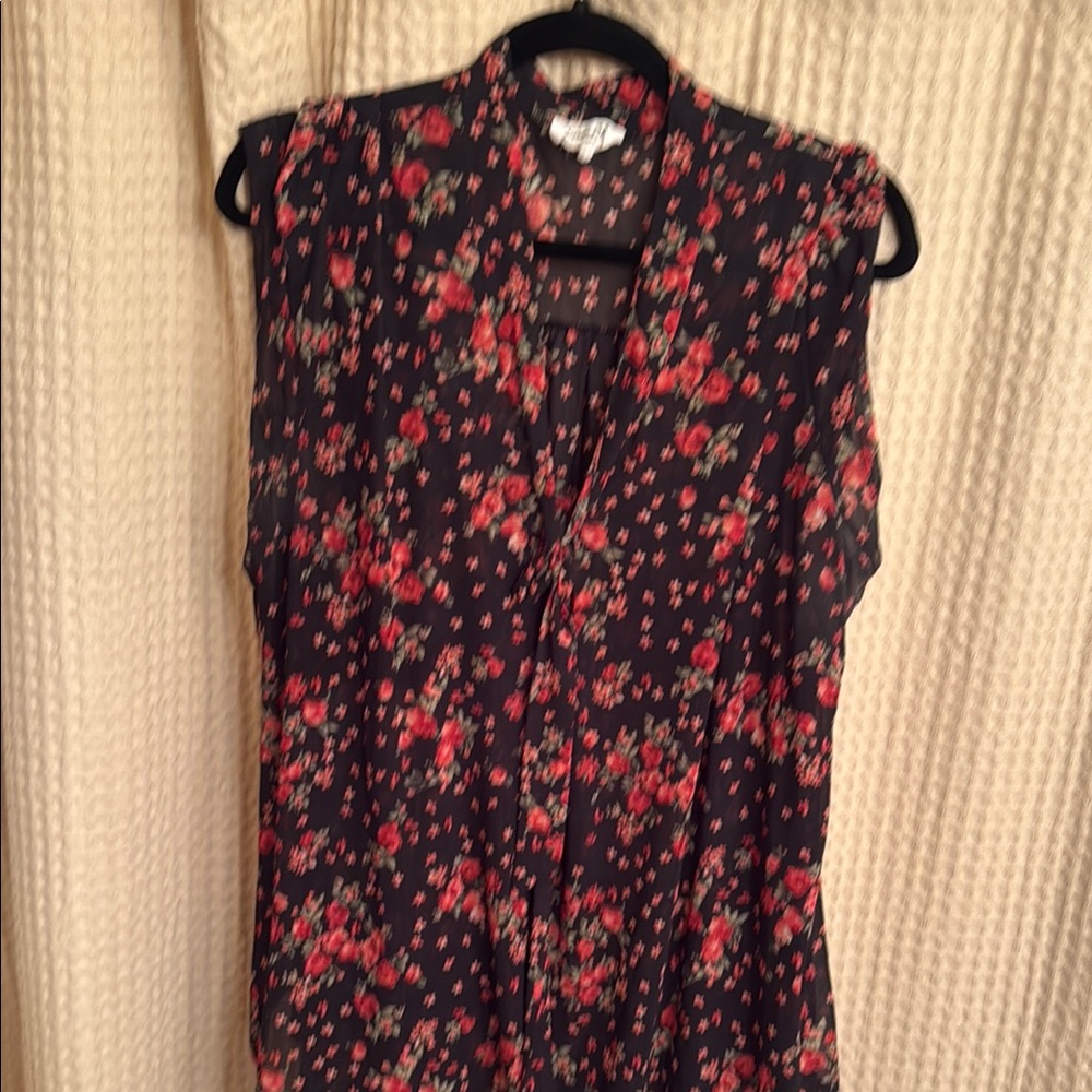 Siren Lily Black and Red Sleeveless Notched Collar Blouse